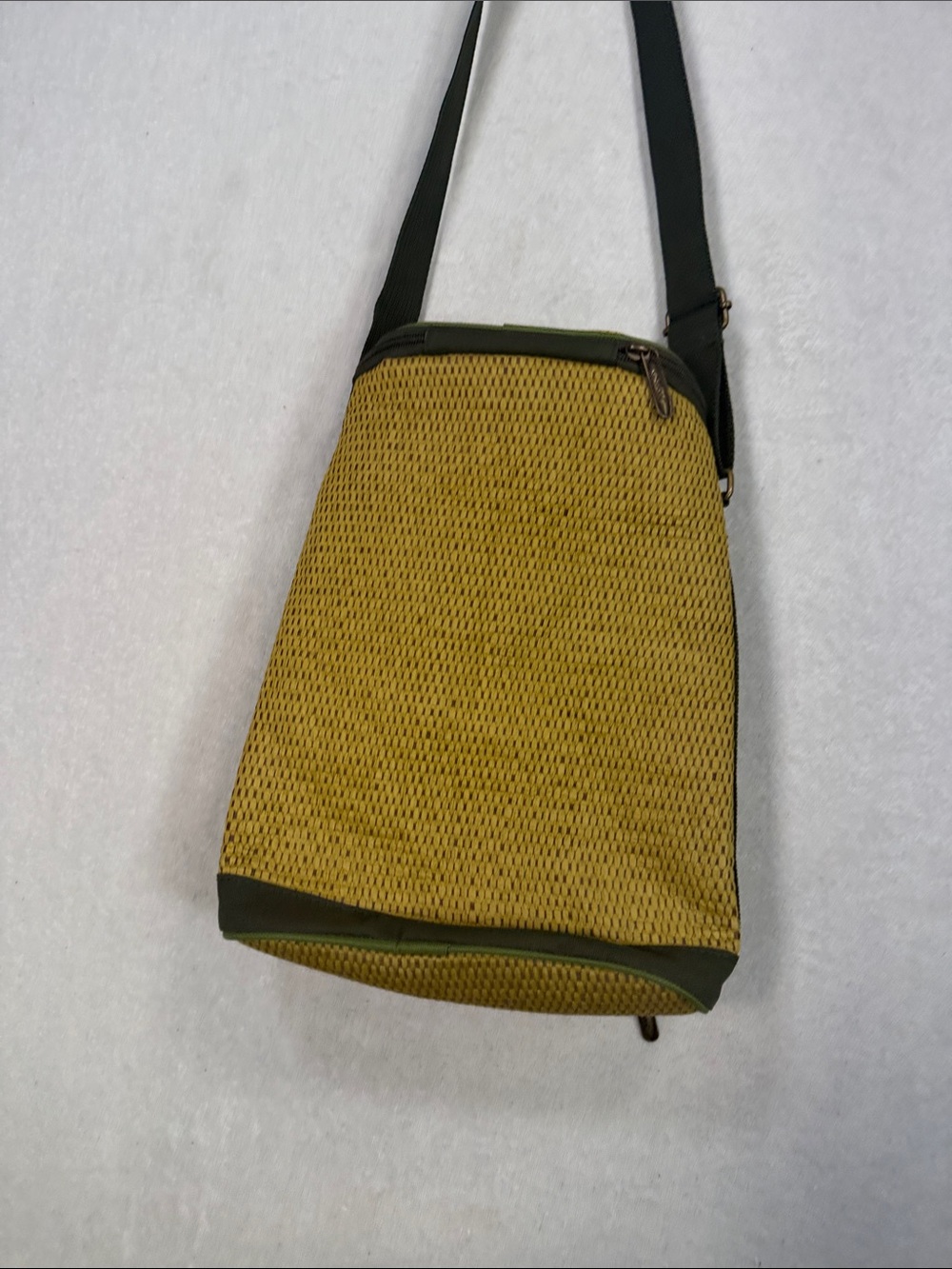 Picnic at Ascot 2 Bottle Wine Carrier Bag - Picture 5 of 6